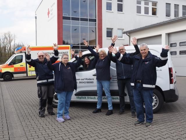 neues E Auto Menüservice